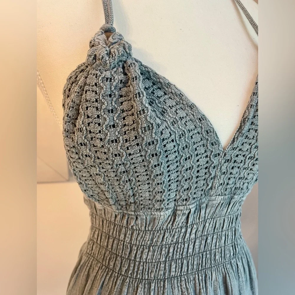 Mannequin size:
      Bust  : 32.5 
      Waist: 25.2
      Hip    : 34.5 - Picture 3 of 3